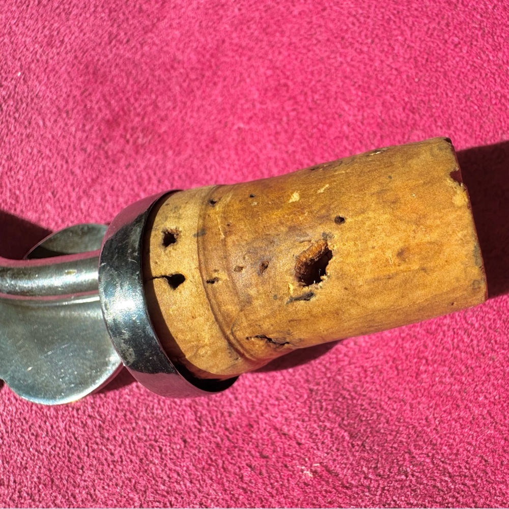 Vintage Bottle Stopper / Pourer with Swedish Flag -  Silver and Cork - Picture 3 of 10